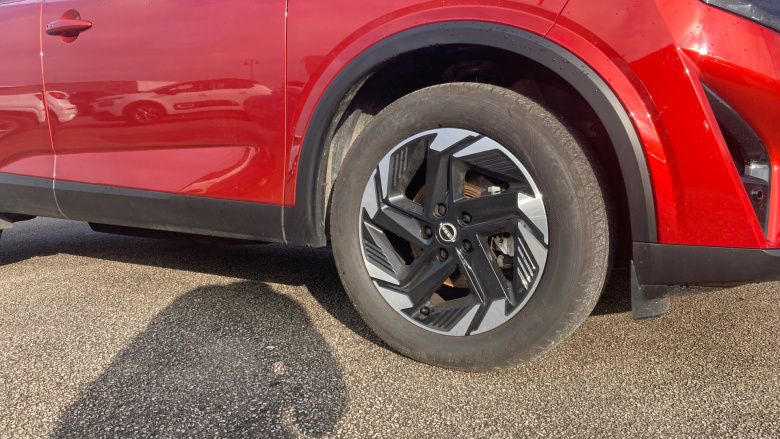 Nissan Qashqai 1.3 DiG-T MH N-Connecta 5dr Petrol Hatchback